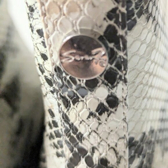 Seven7 Zoe Snake Print Front Pull Ring Zip Mem Foam Platform Bootie Size 8 NWT - Picture 9 of 9